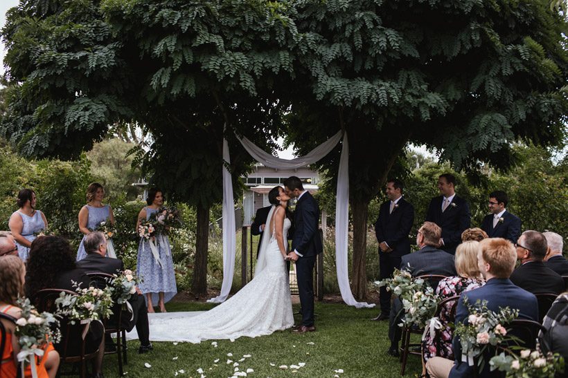 Garden Wedding Couple Photography Ideas