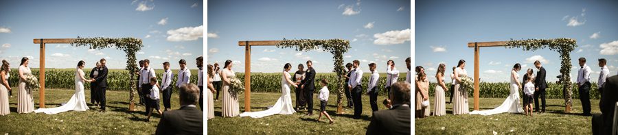 Barn Wedding Couple Photography Ideas