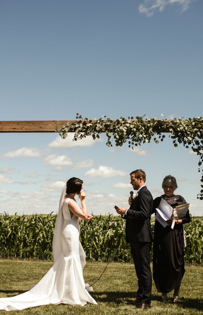 Barn Wedding Couple Photography Ideas