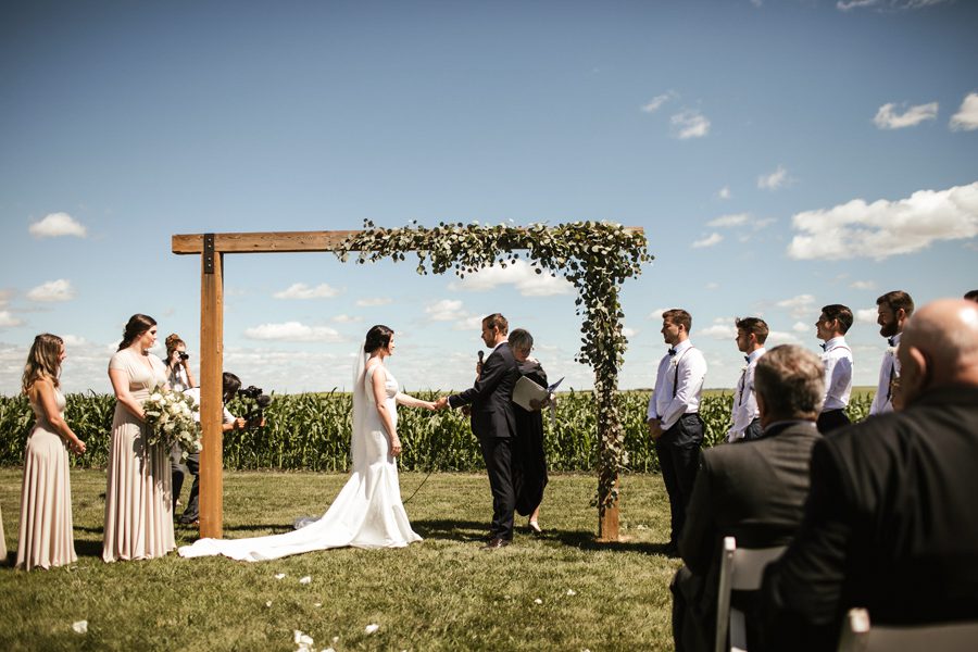 Barn Wedding Couple Photography Ideas