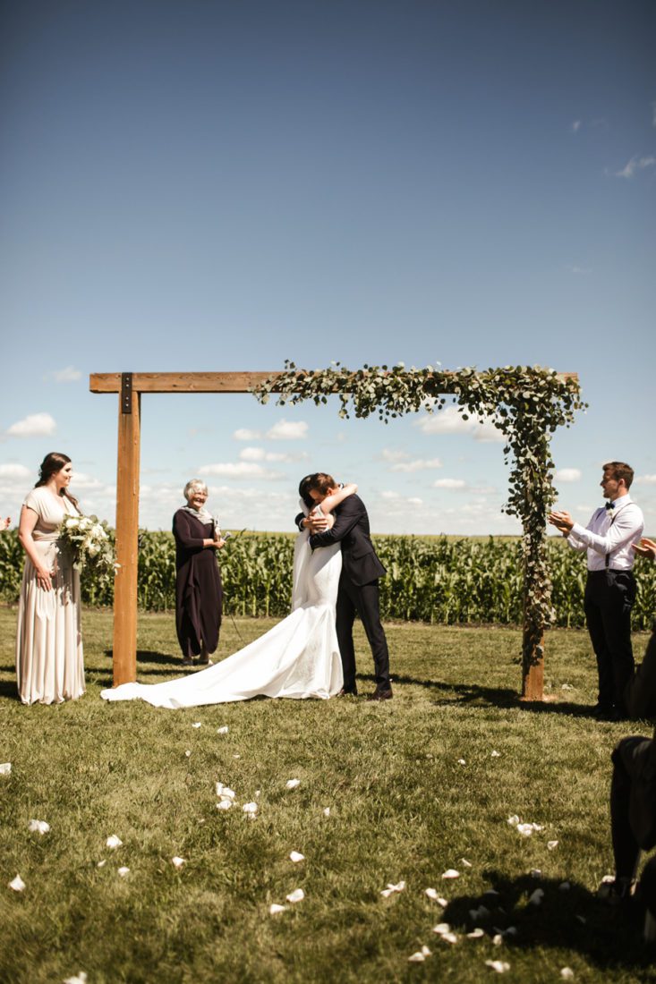Barn Wedding Couple Photographs Ideas