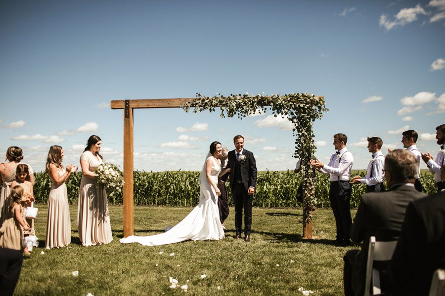 Barn Wedding Couple Photographs Ideas