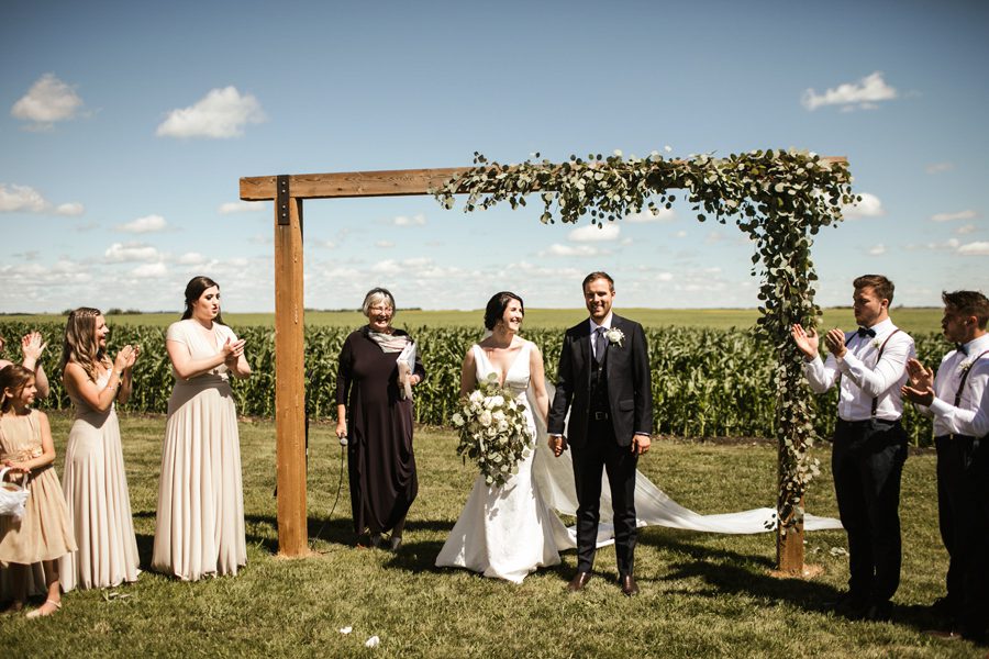 Barn Wedding Couple Photographs Ideas