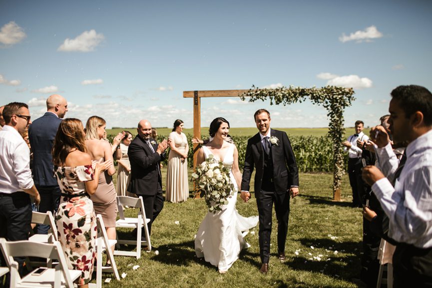 Barn Wedding Couple Photographs Ideas