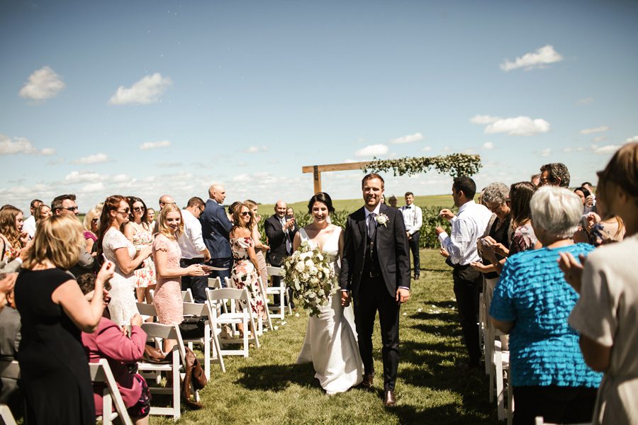 Barn Wedding Couple Photographs Ideas