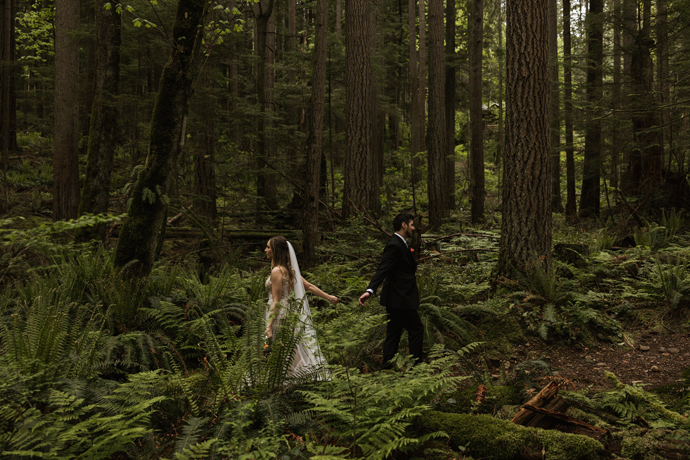 Stanley Park Teahouse Wedding Couple Photoshoot