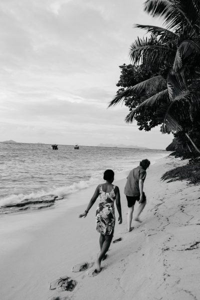 Fiji Engagement Session Couple Beach Photoshoot Ideas